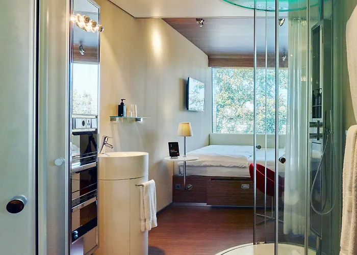 מלון Citizenm South 4*