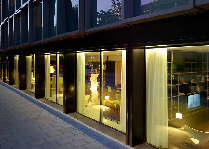 מלון Citizenm South 4*