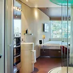 מלון Citizenm South 4*