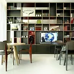 מלון Citizenm South 4*