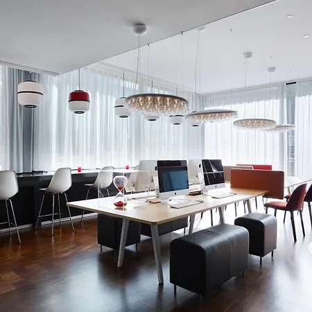 Hotel Citizenm South 4*