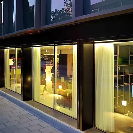 Hotel Citizenm South 4*