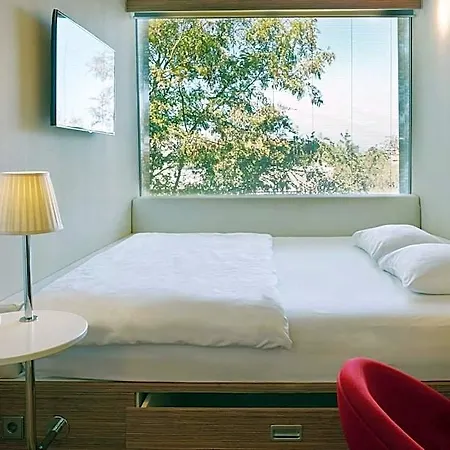 Citizenm South Hotel 4*