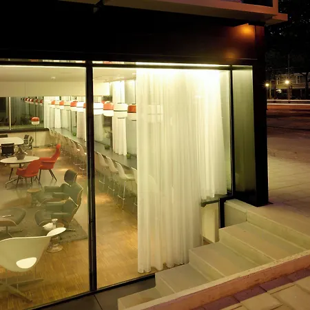 Citizenm South 4*
