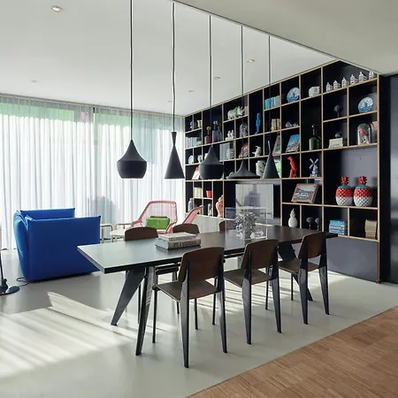 Citizenm South 4*