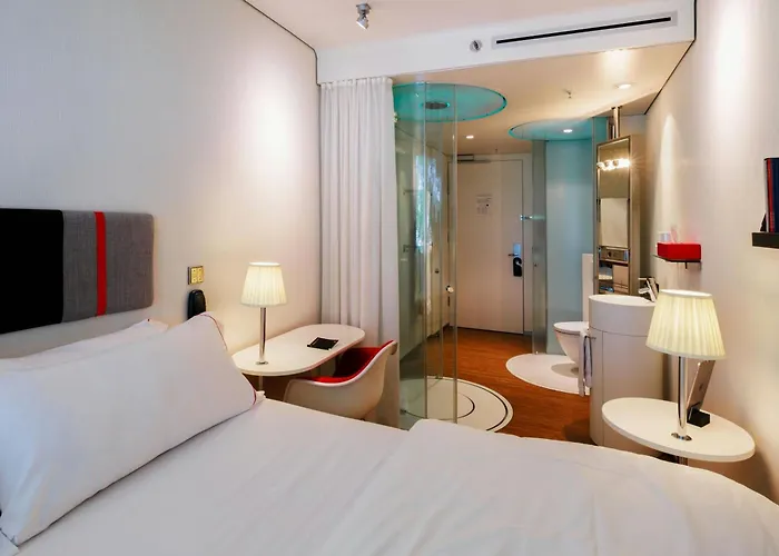 Hotel Citizenm South 4*